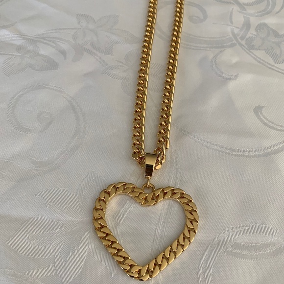 Moschino Chain Heart Necklace - Picture 7 of 13